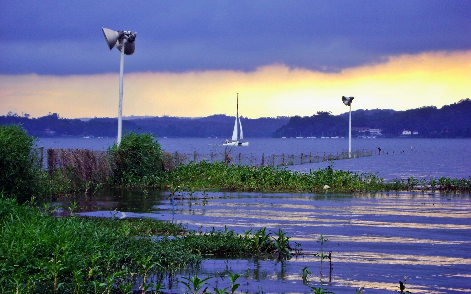 Vela em Represa de Guarapiranga