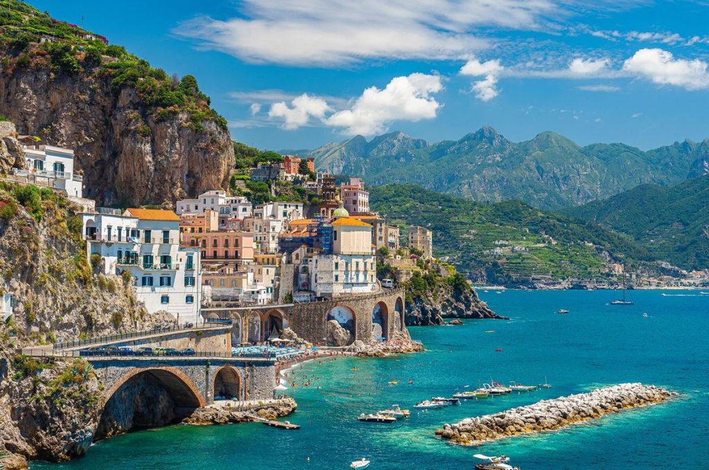 Vistas de Amalfi para quem quer velejar na Itália