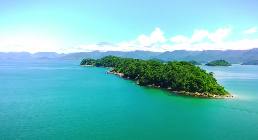 Imagem panorâmica da Ilha Comprida, Paraty - Rio de Janeiro