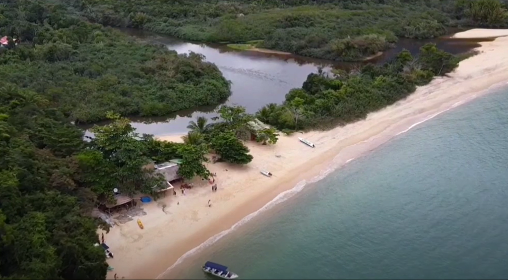 Vista panoramica da Praia Grande da Cajaíba, Paraty